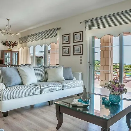 Sleeps 6 Pool Air Con Wifi Villa *