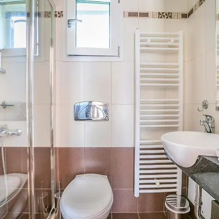 Sleeps 6 Pool Air Con Wifi Sami (Kefalonia)