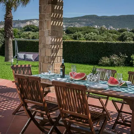 Sleeps 6 Pool Air Con Wifi