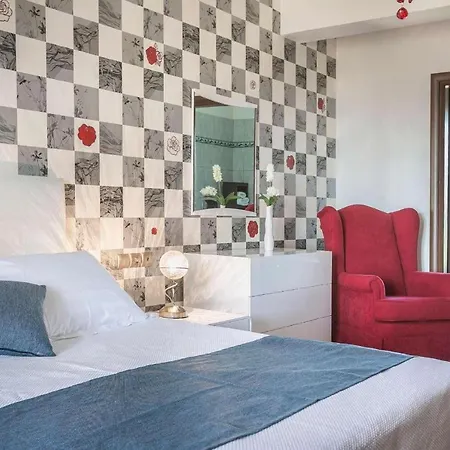 Villa Sleeps 6 Pool Air Con Wifi *
