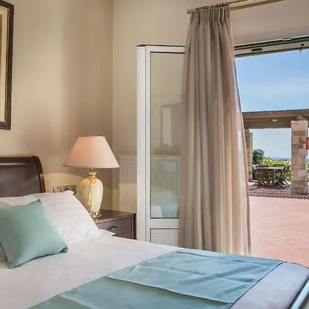 Villa Sleeps 6 Pool Air Con Wifi Sami (Kefalonia)
