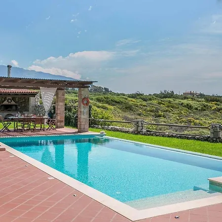 Villa Sleeps 6 Pool Air Con Wifi *