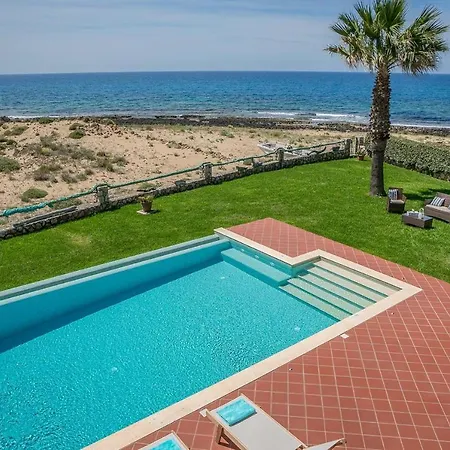Sleeps 6 Pool Air Con Wifi *